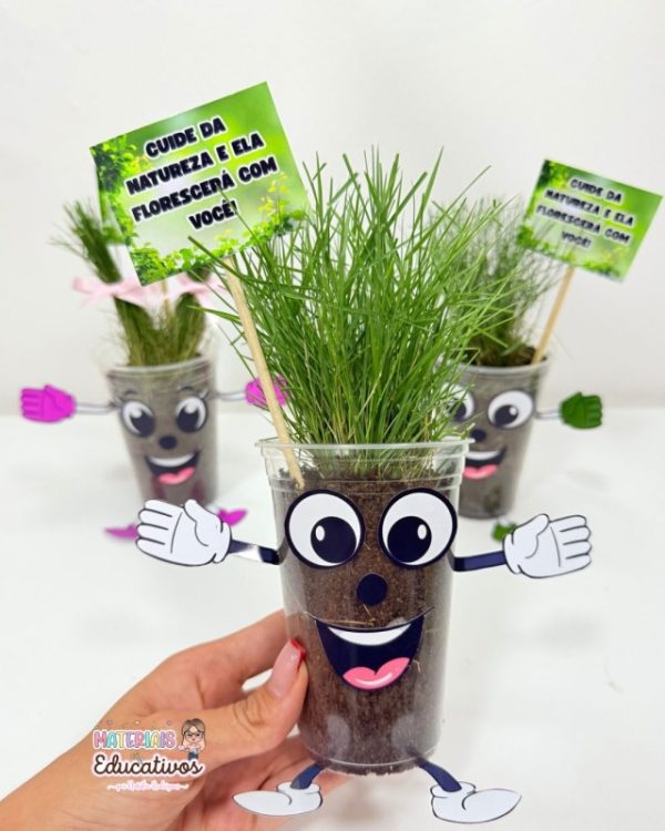 🌱 Plantinha no Copo – Um aprendizado que brota e encanta!